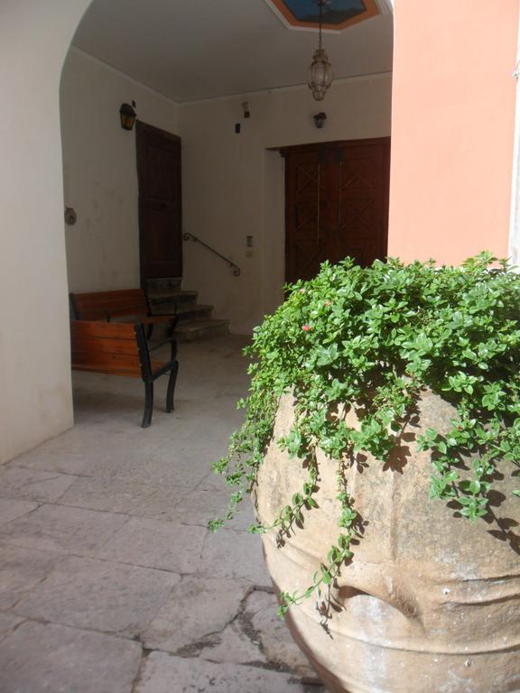 Palazzo Gentilizio De Maffutiis Hotel Auletta Екстериор снимка